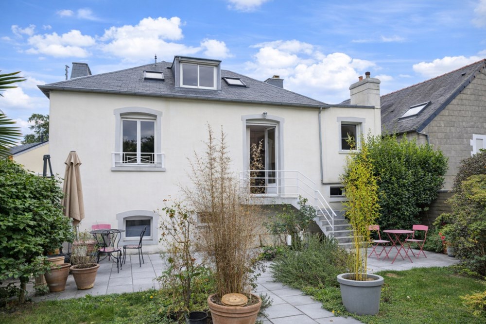 LE RELECQ-KERHUON - MAISON - 150 M2