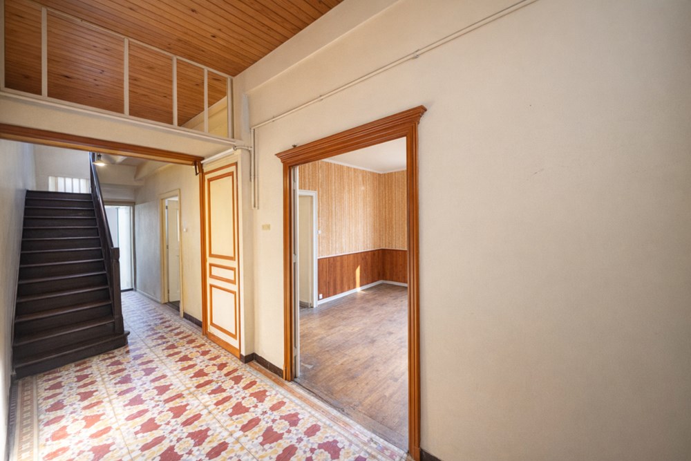 GRANDE MAISON BOURGEOISE -300 M² - HYPER CENTRE VILLE - ZONE NON INONDABLE - CALME - VERDURE photo 3