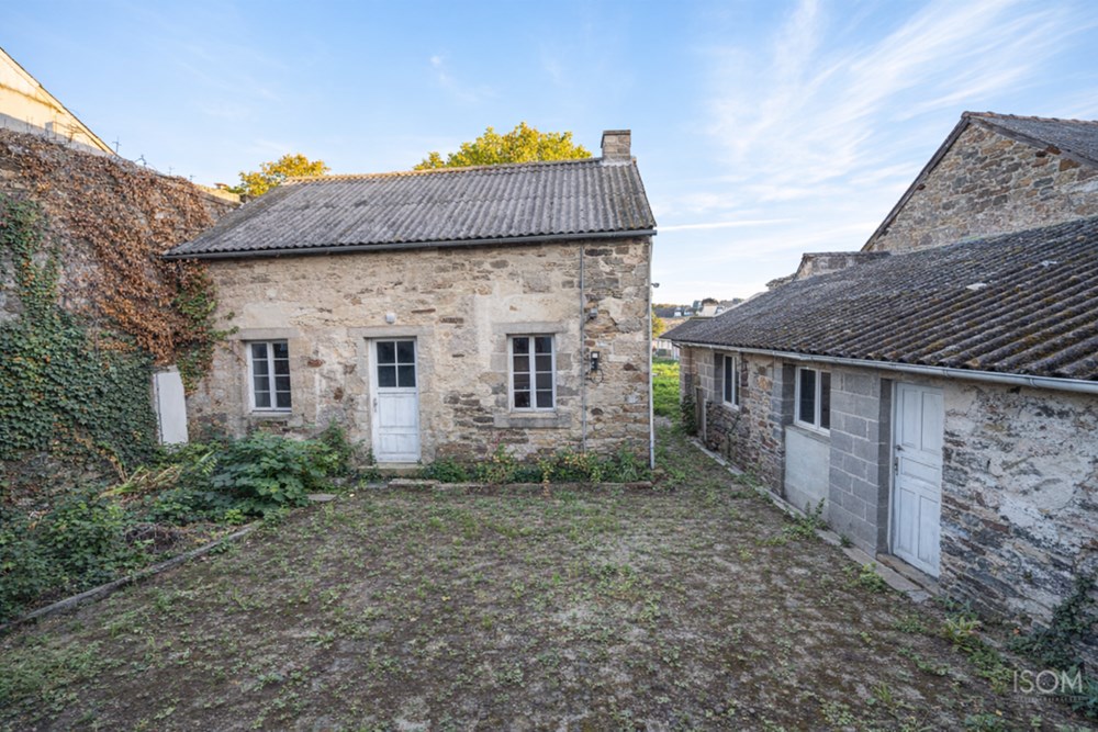 GRANDE MAISON BOURGEOISE -300 M² - HYPER CENTRE VILLE - ZONE NON INONDABLE - CALME - VERDURE photo 5