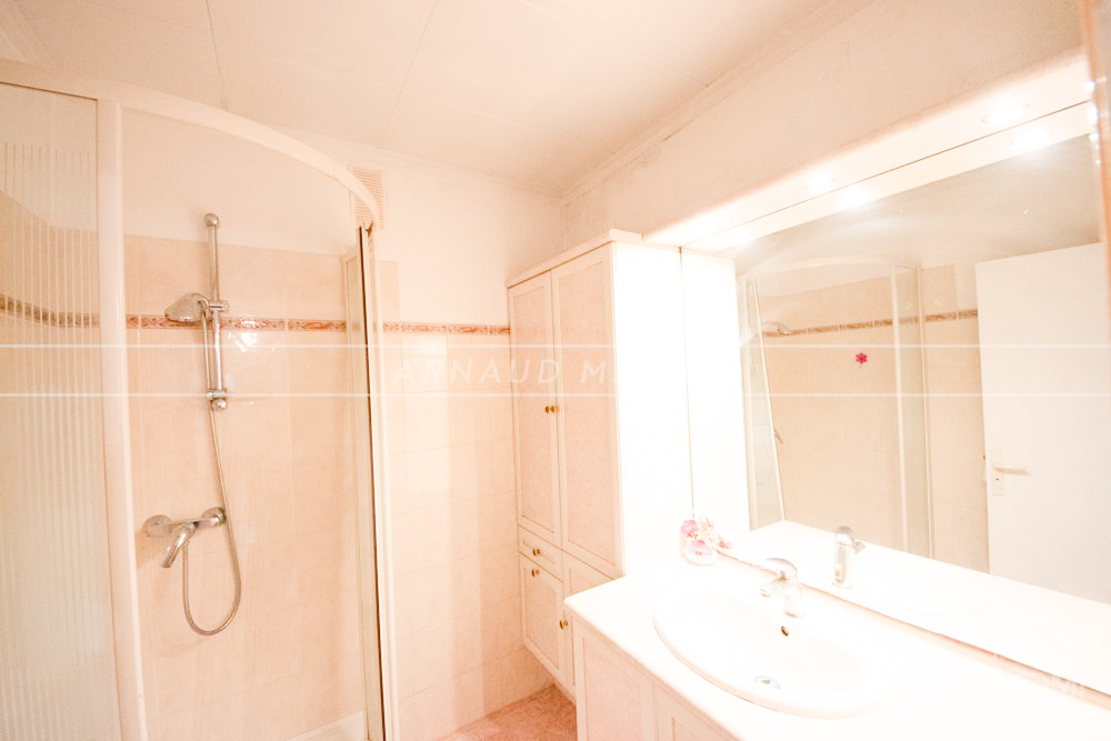 APPARTEMENT T4 - 3 CHAMBRES - PIECE DE VIE AVEC CUISINE US - TERRASSE - DALLE BETON - GARAGE POSSIBLE photo 5