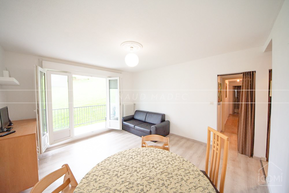 APPARTEMENT T4 - 3 CHAMBRES - PIECE DE VIE AVEC CUISINE US - TERRASSE - DALLE BETON - GARAGE POSSIBLE photo 2