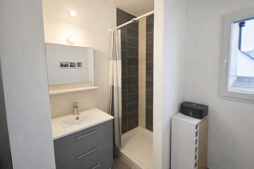 FINISTERE - PROCHE LANDIVISIAU (29400) - MAISON RECENTE DE 2016 DE 115 M2 - TERRAIN DE 522 M2 photo 3
