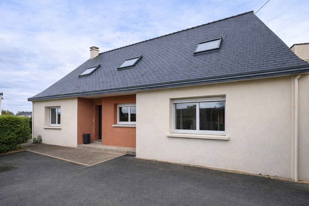 MAISON COMTEMPORAINE DE 2003 - 180 M² - TERRAIN DE 1.000M² - PROXIMITE MER - CALME - STANDING