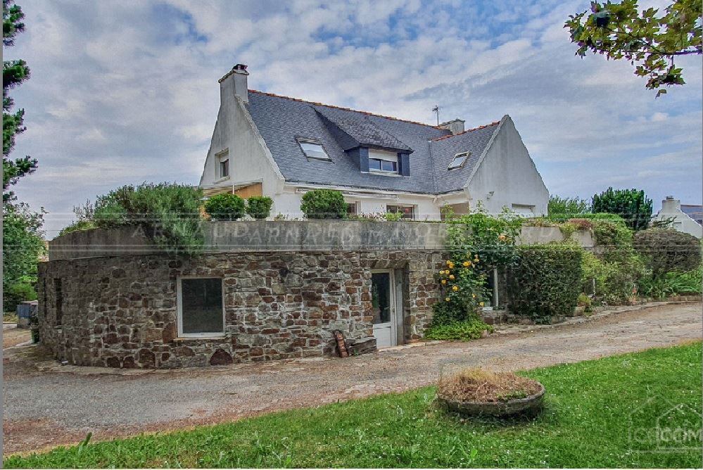 MAISON -