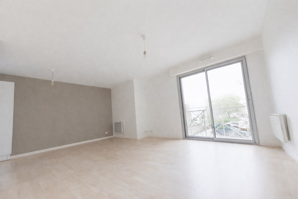 STUDIO 30M² AVEC CAVE ET STATIONNEMENT PRIVATIF - STANDING - ASCENSEUR photo 2