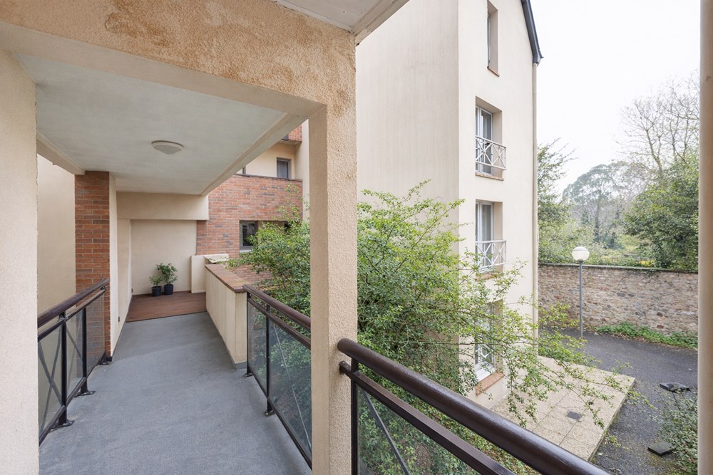 STUDIO 30M² AVEC CAVE ET STATIONNEMENT PRIVATIF - STANDING - ASCENSEUR