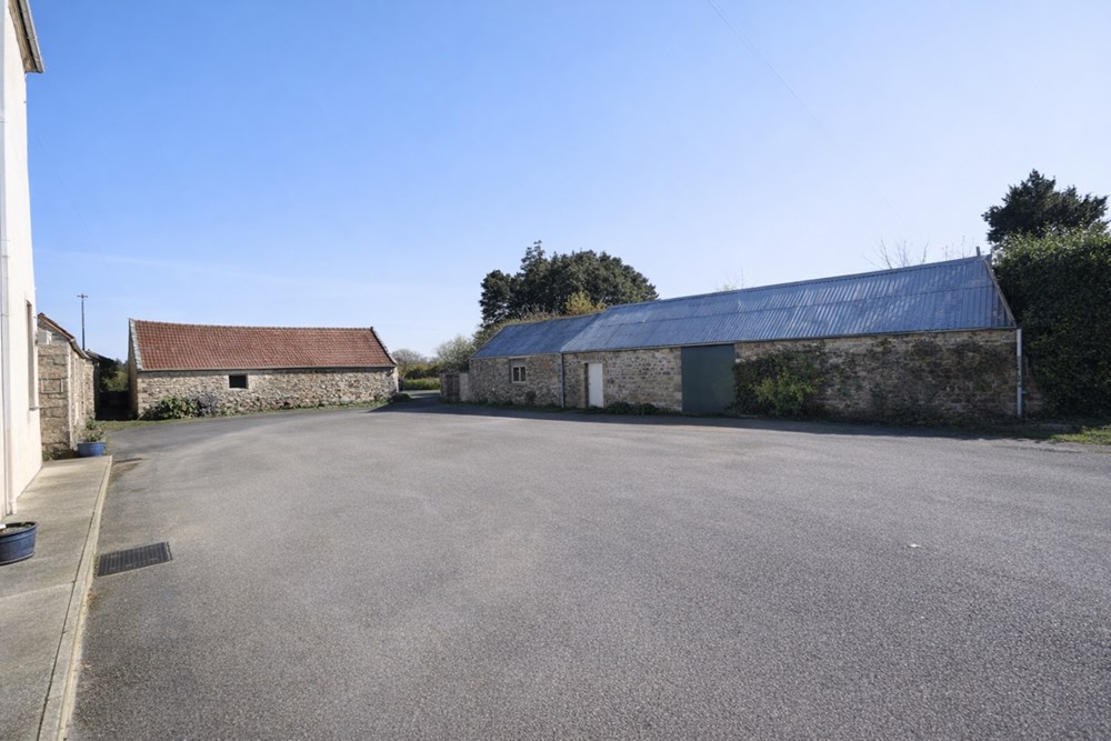 LANDERNEAU - MAISON - 145 M2 - 10 PIECES photo 4