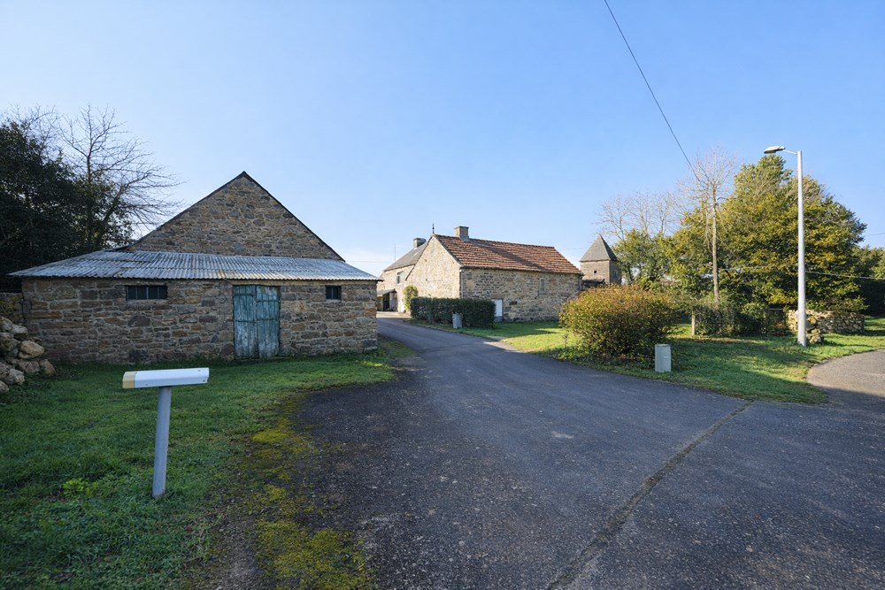 LANDERNEAU - MAISON - 145 M2 - 10 PIECES photo 2