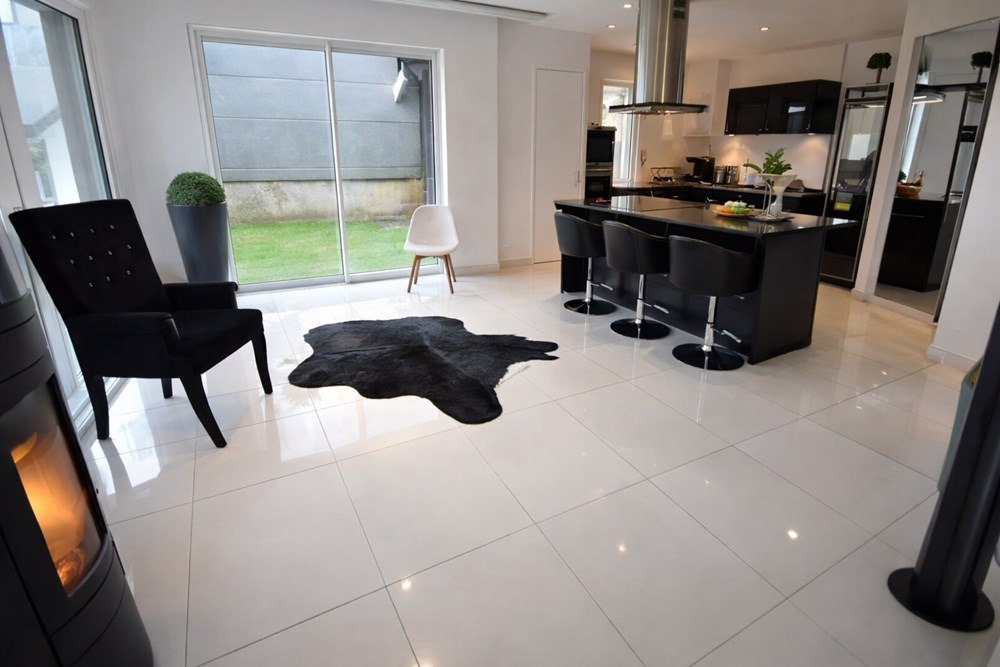 BREST - MAISON - 131 M2 - 6 PIECES photo 2
