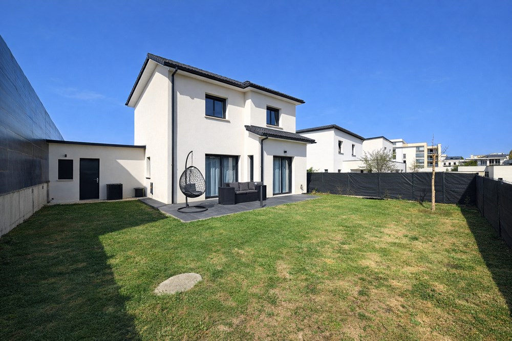BREST - MAISON - 131 M2 - 6 PIECES