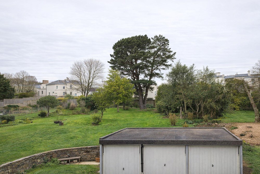 APPARTEMENT - T4 - PIECE VIE 50M² - PARKING - JARDIN ET TERRASSE PARTAGES - ASCENSEUR - STANDING photo 5