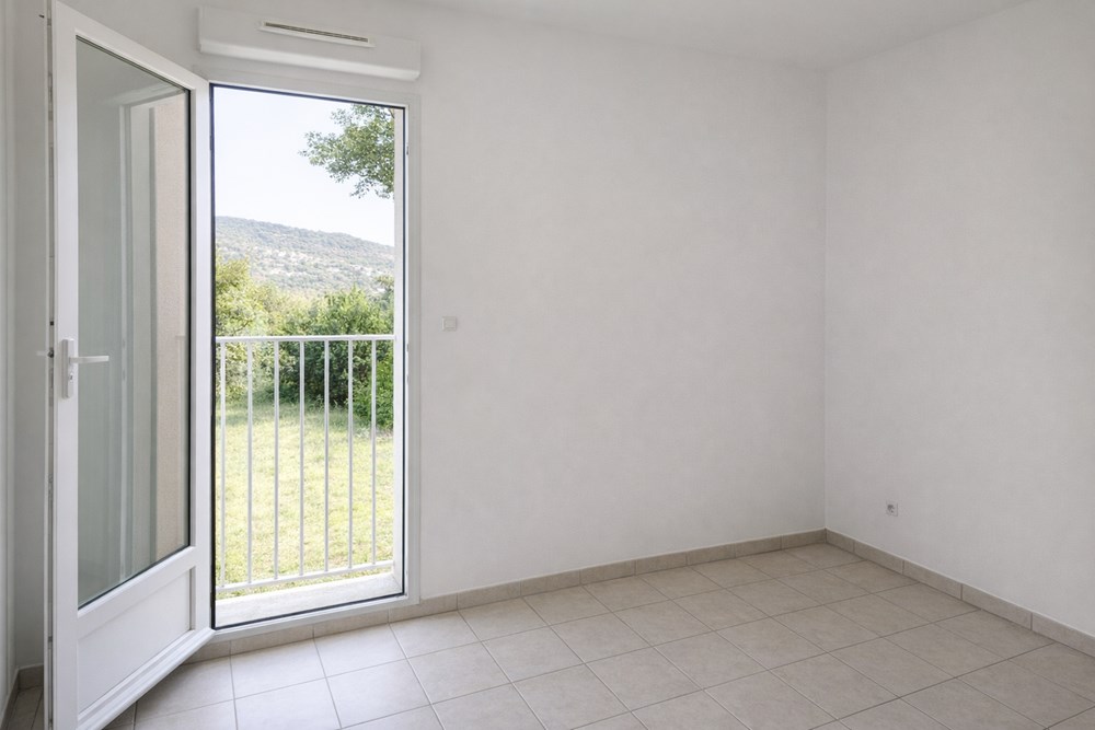 APPARTEMENT - T3 EN REZ DE JARDIN - TERRASSE - PARKING PRIVE - CALME ET QUIETUDE photo 5