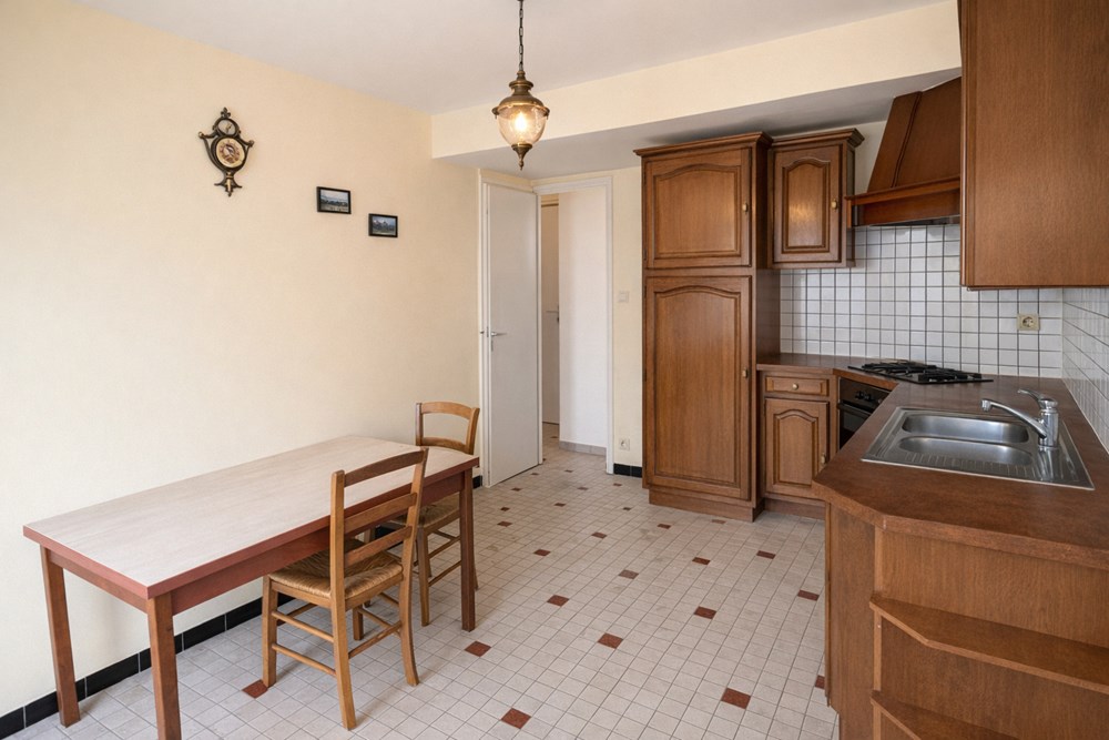 LESNEVEN - MAISON - 143 M2 - 7 PIECES photo 2