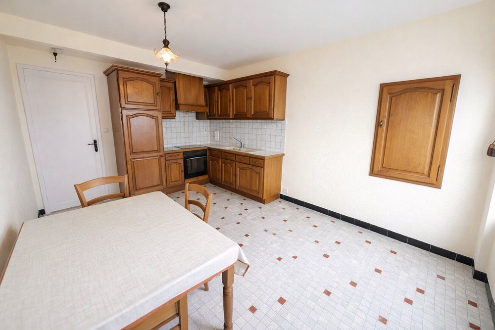 LESNEVEN - MAISON - 143 M2 - 7 PIECES photo 4