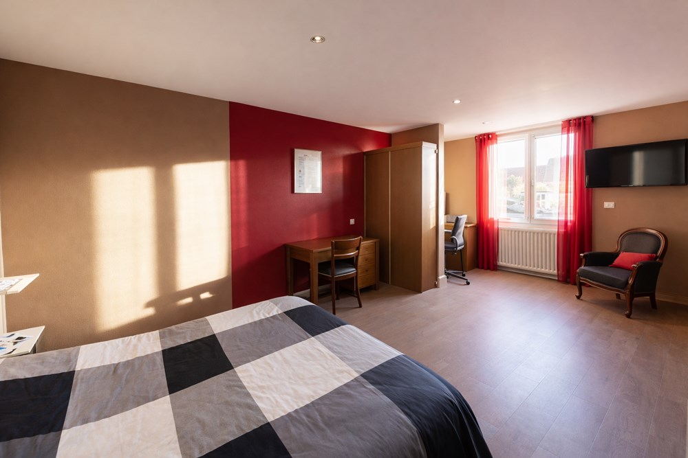 FINISTERE - PROCHE LANDERNEAU (29800) - MAISON RENOVE DE 140 M2 - TERRAIN DE 1000 M2 photo 4
