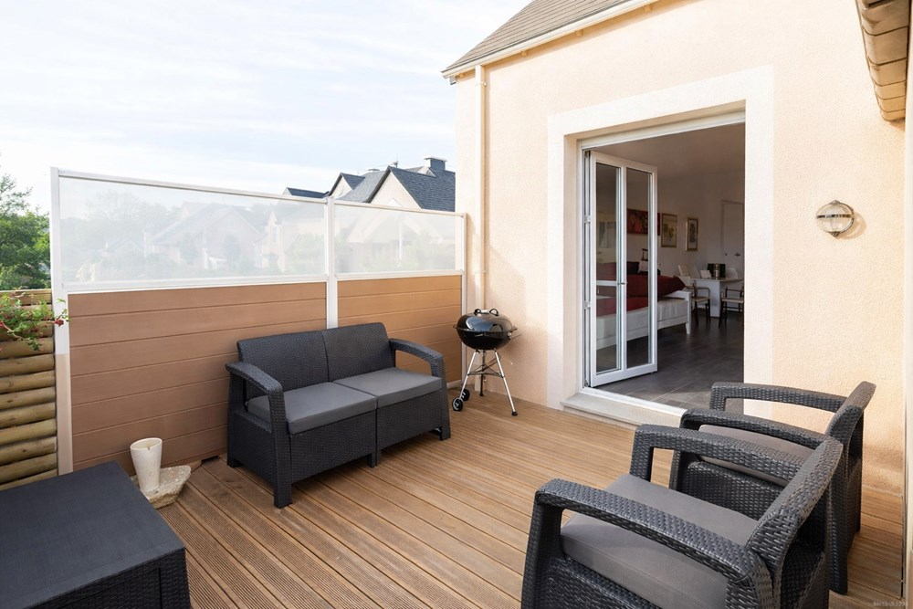 FINISTERE - PROCHE LANDERNEAU (29800) - MAISON RENOVE DE 140 M2 - TERRAIN DE 1000 M2 photo 2