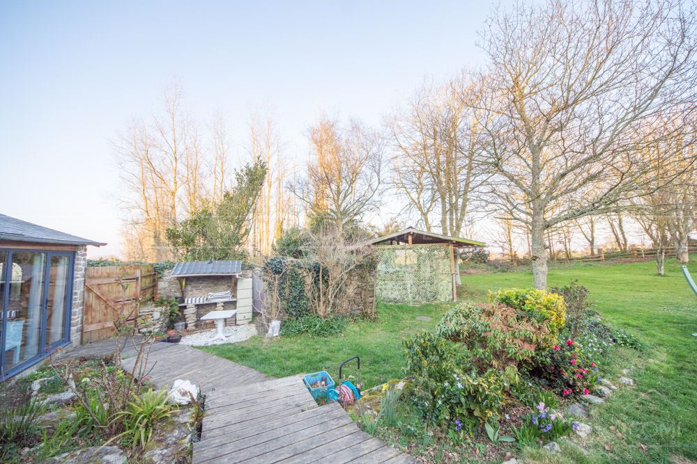 PROPRIETE DE CHARME - TERRAIN 3000M² - EXCEPTIONNELLE PIECE DE VIE - PROXIMITE MER - VUE MER photo 5