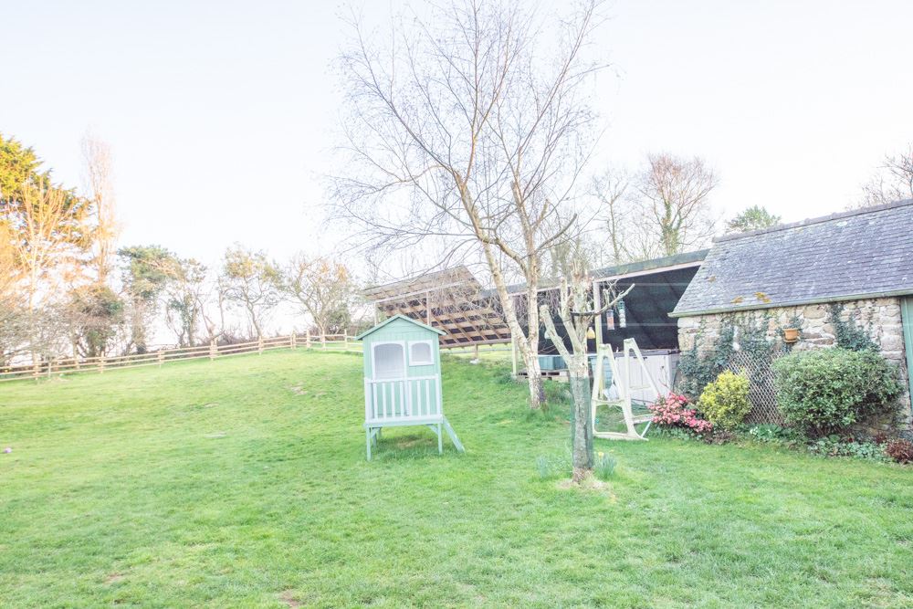 PROPRIETE DE CHARME - TERRAIN 3000M² - EXCEPTIONNELLE PIECE DE VIE - PROXIMITE MER - VUE MER photo 3