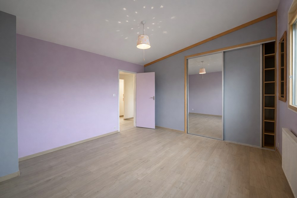 PLOUNéVENTER - MAISON - 200 M2 - 7 PIECES photo 4