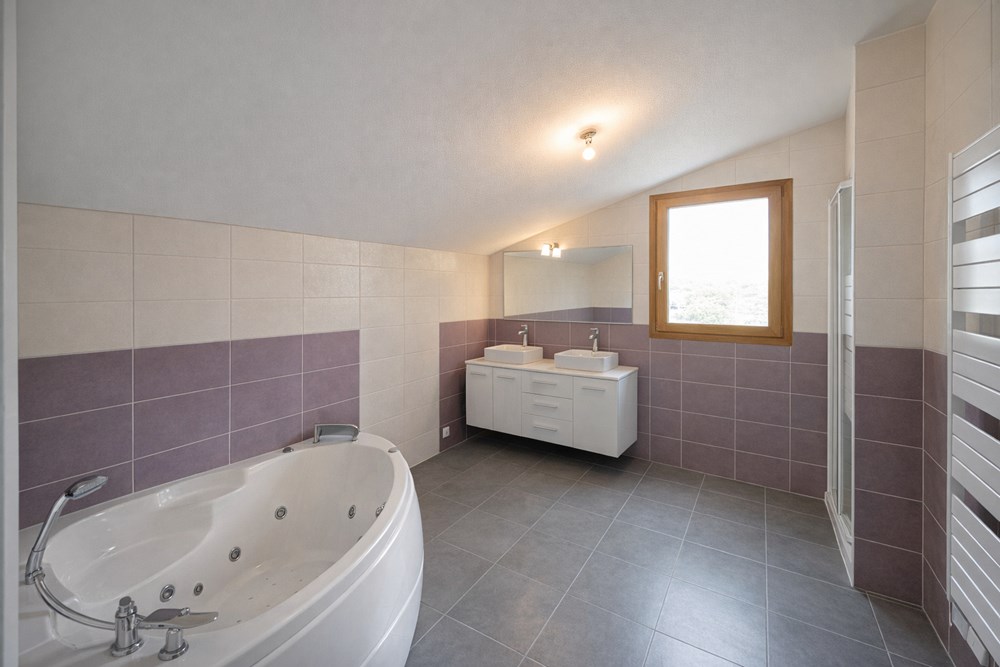 PLOUNéVENTER - MAISON - 200 M2 - 7 PIECES photo 5