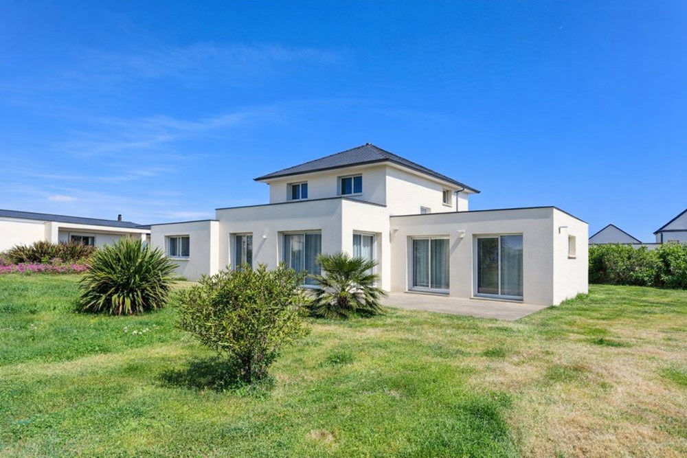 MAISON INDIVIDUELLE DE 2009 T7/8 165M² - 5 CHAMBRES - DOUBLE GARAGE - SUR TERRAIN DE 1300M²