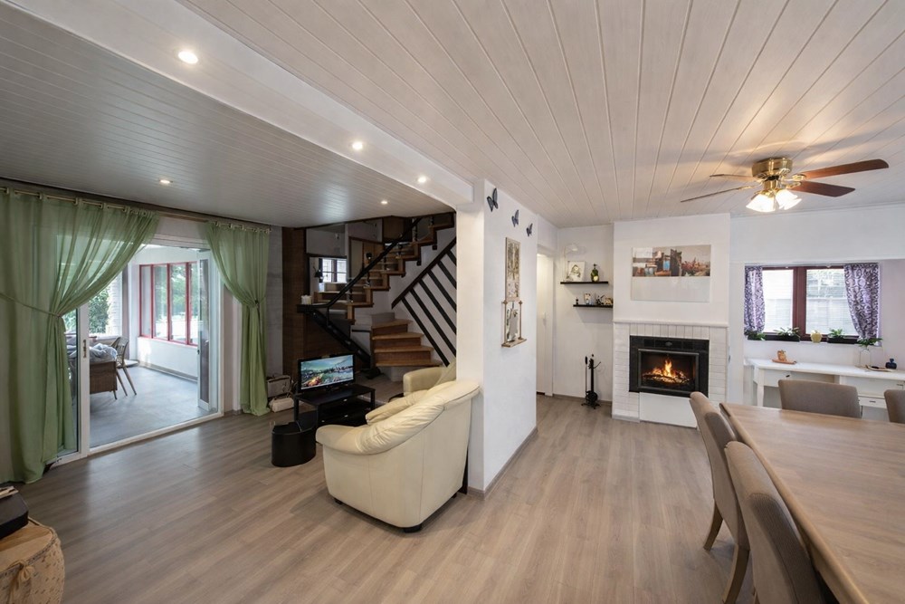 FINISTERE - LESNEVEN (29260) - MAISON RENOVE DE 180M2 - TERRAIN DE 1100 M2