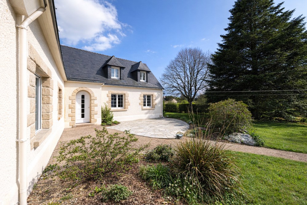 MAISON BOURGEOISE - 4/6 CHAMBRES - 230 M² HABITABLE - TERRAIN ARBORE DE 1600M²