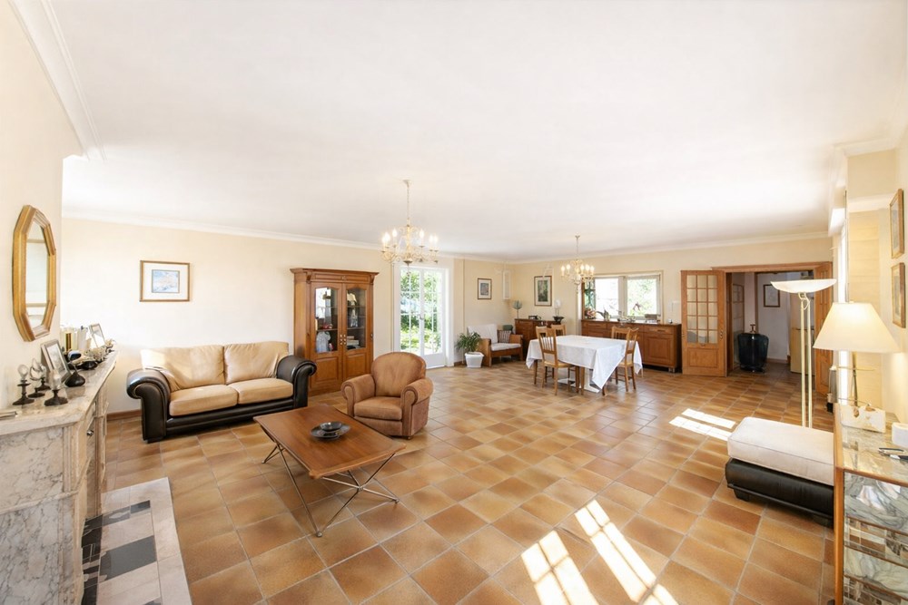 MAISON BOURGEOISE - 4/6 CHAMBRES - 230 M² HABITABLE - TERRAIN ARBORE DE 1600M² photo 3