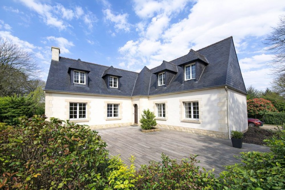 MAISON BOURGEOISE - 4/6 CHAMBRES - 230 M² HABITABLE - TERRAIN ARBORE DE 1600M² photo 2