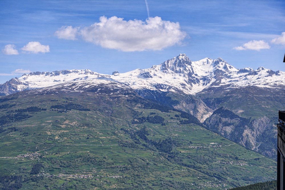 APPARTEMENT T1 (T2 POSSIBLE) AVEC 5/6 COUCHAGES - ACCES DIRECT PISTE VIA LE BALCON EN REZ DE PISTE - CALME - VUE FORET
