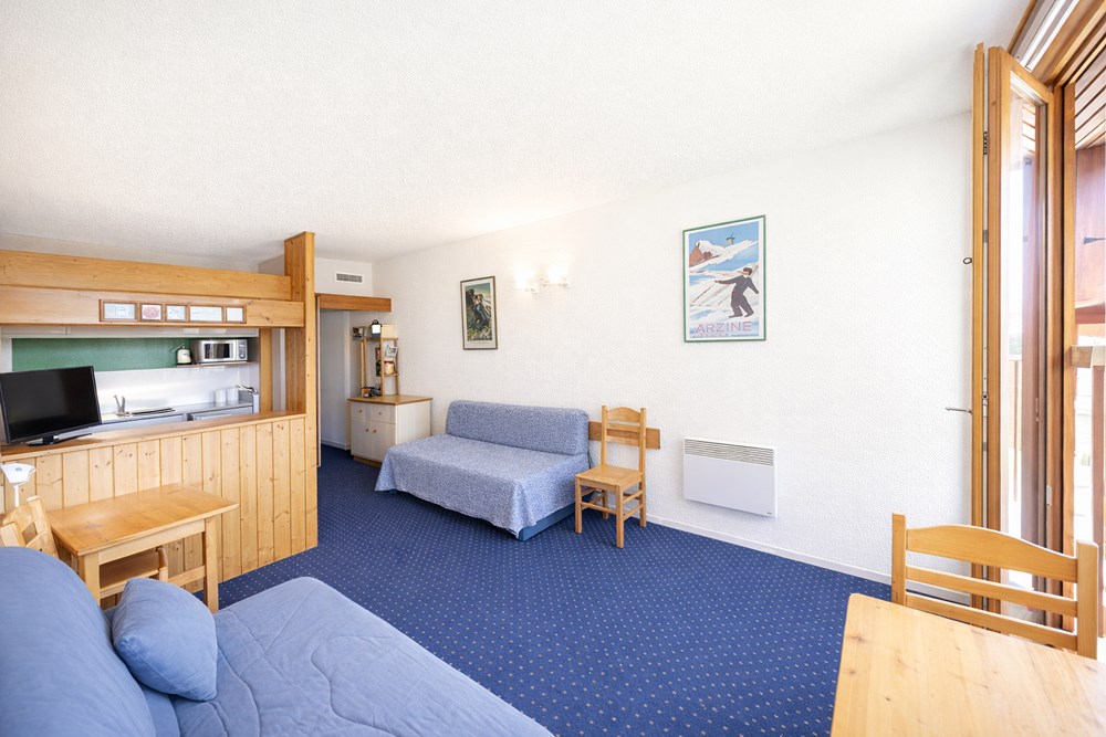 APPARTEMENT T1 (T2 POSSIBLE) AVEC 5/6 COUCHAGES - ACCES DIRECT PISTE VIA LE BALCON EN REZ DE PISTE - CALME - VUE FORET photo 3