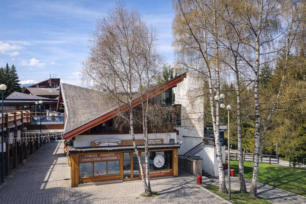 APPARTEMENT T1 (T2 POSSIBLE) AVEC 5/6 COUCHAGES - ACCES DIRECT PISTE VIA LE BALCON EN REZ DE PISTE - CALME - VUE FORET photo 5