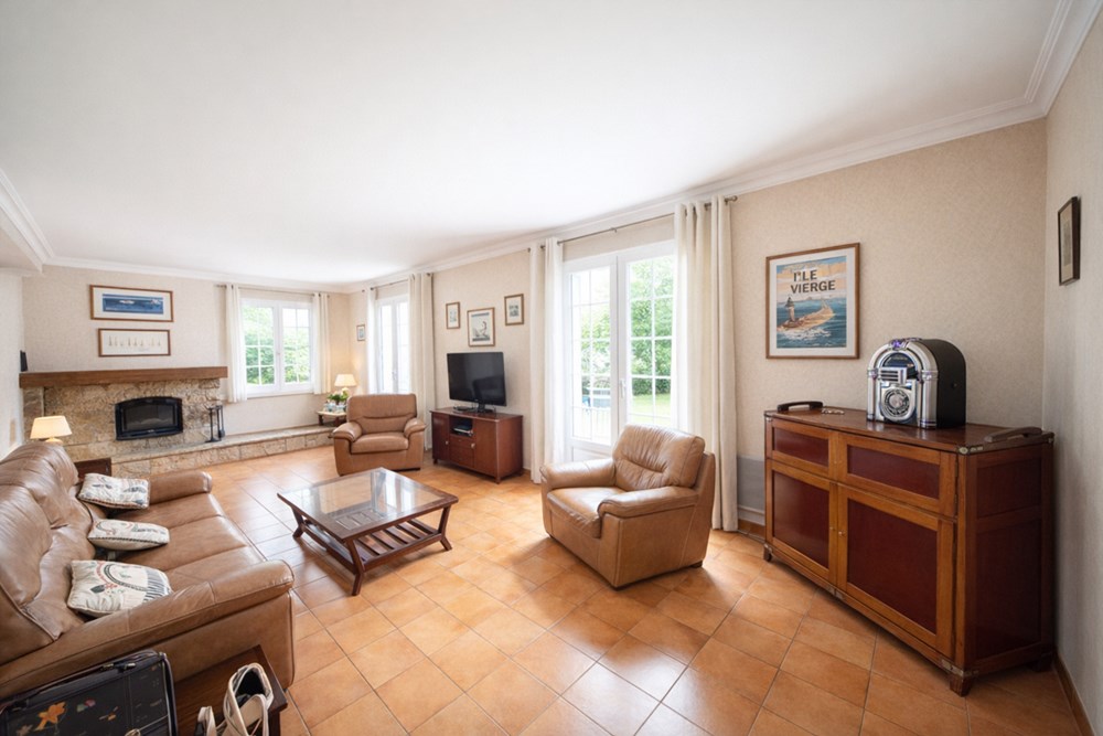 GOUESNOU - MAISON - 175 M2 - 8 PIECES photo 4