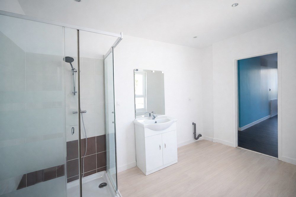 APPARTEMENT - T3 - PIECE DE VIE 35M² - DERNIER ETAGE - BALCON - VUE MER photo 4