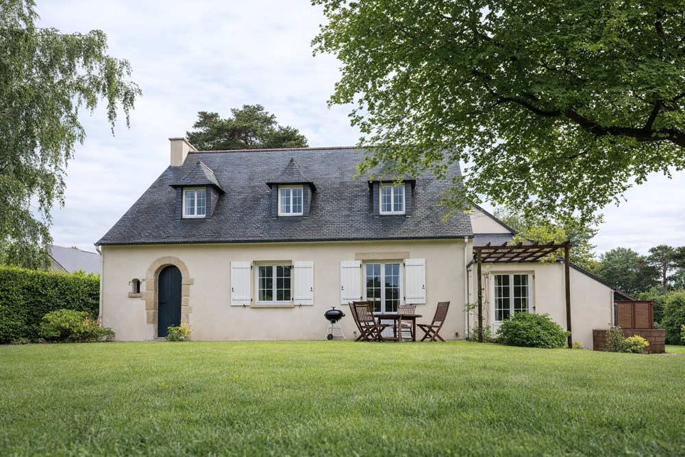 LANDIVISIAU - MAISON - 224 M2 - 8 PIECES