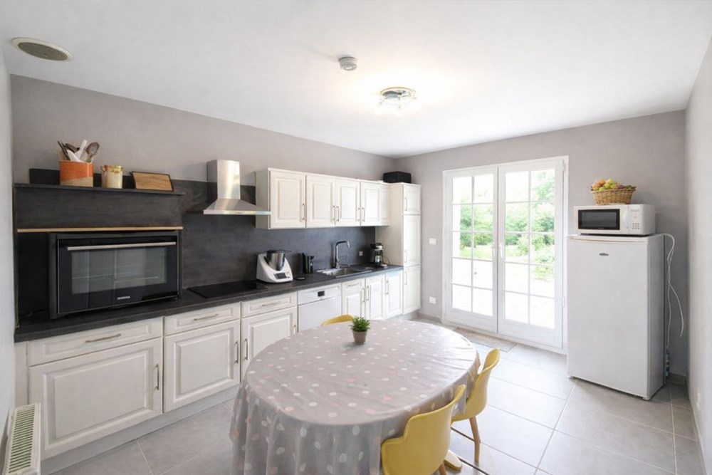 LANDIVISIAU - MAISON - 224 M2 - 8 PIECES photo 3