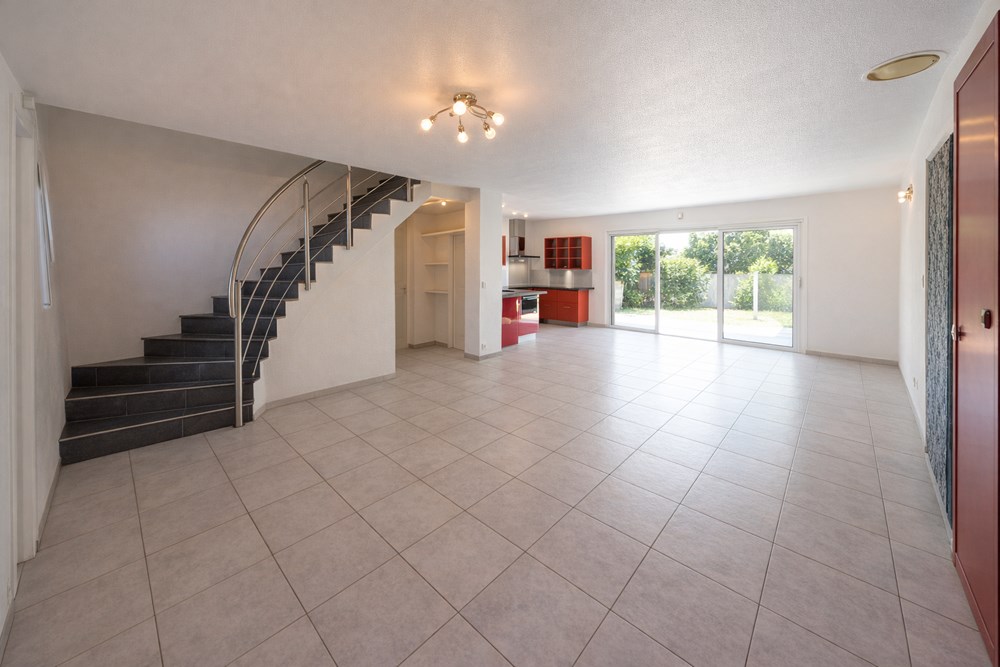 KERSAINT-PLABENNEC - MAISON - 135 M2 - 7 PIECES photo 2