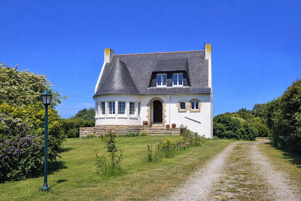 PROPRIETE 200M² - 5 CH - SOUS SOL - TERRAIN 2800M² - PLAGE ET PORT A 1 MINUTE