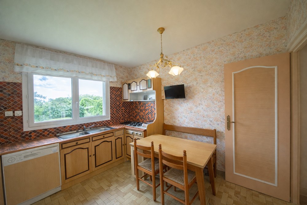 PROPRIETE 200M² - 5 CH - SOUS SOL - TERRAIN 2800M² - PLAGE ET PORT A 1 MINUTE photo 3