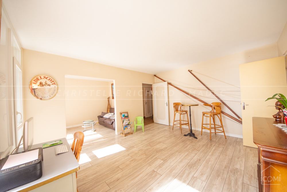 APPARTEMENT T4/T5 - 3/4 CH - VUE MER - CALME - DERNIER ETAGE