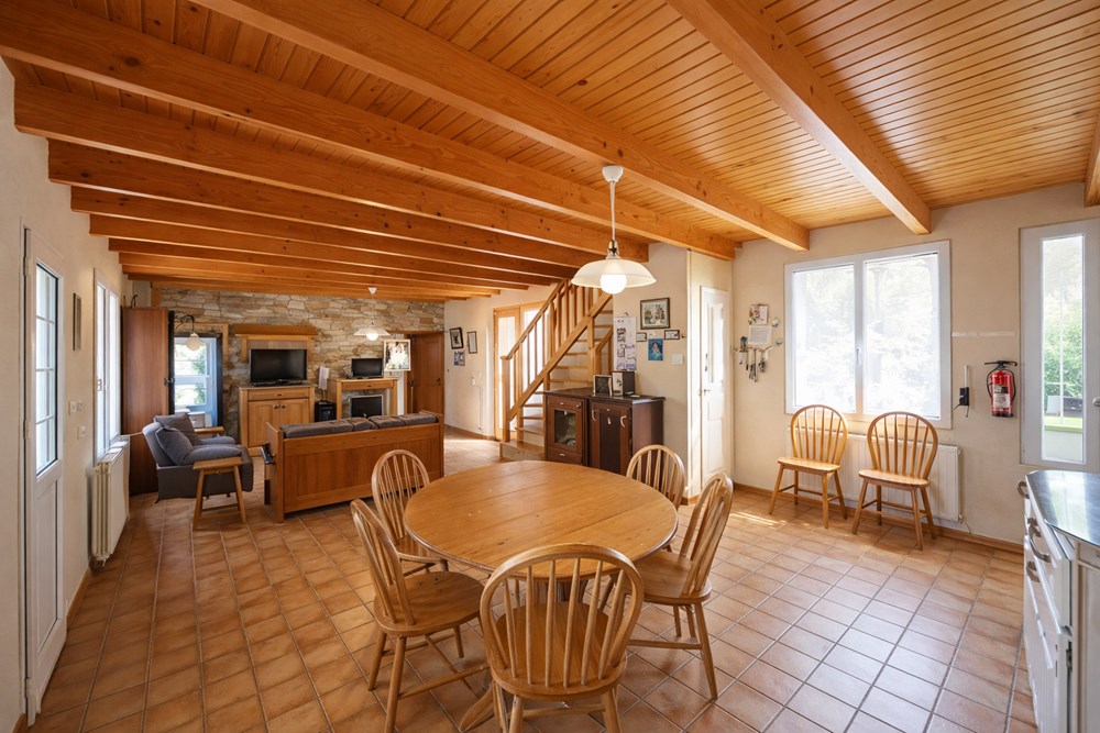 MAISON - CORPS DE FERME DE 300M² UTILE SUR 1600 DE TERRAIN - SUPERBE POTENTIEL - COUP DE COEUR photo 3