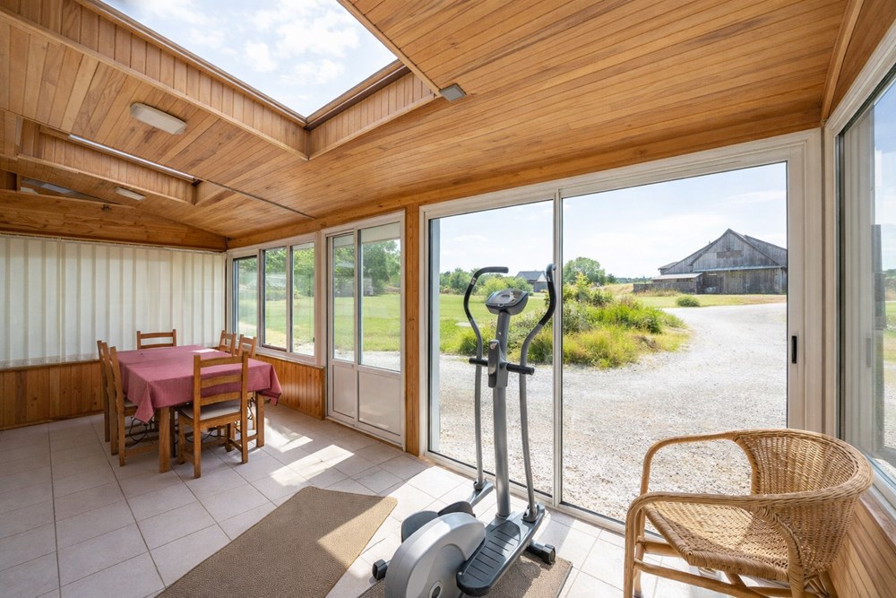 MAISON - CORPS DE FERME DE 300M² UTILE SUR 1600 DE TERRAIN - SUPERBE POTENTIEL - COUP DE COEUR photo 4