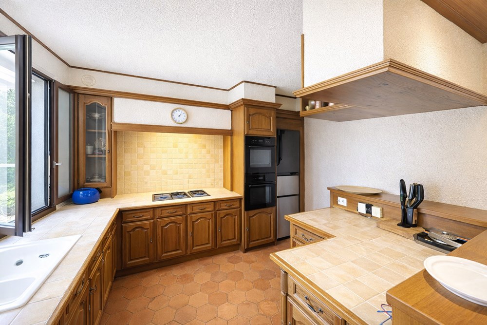 LOCMARIA-PLOUZANé - MAISON - 196 M2 - 6 PIECES photo 4