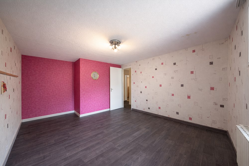 MAISON - CORPS DE FERME DE 200M² SUR 1700 DE TERRAIN - 7 CHAMBRES - PISCINE - CALME - PROXIMITE RN12 SANS NUISANCE SONORE photo 4