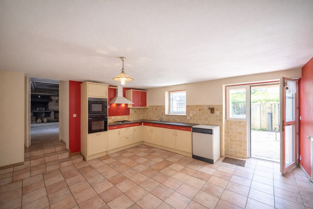 MAISON - CORPS DE FERME DE 200M² SUR 1700 DE TERRAIN - 7 CHAMBRES - PISCINE - CALME - PROXIMITE RN12 SANS NUISANCE SONORE photo 3