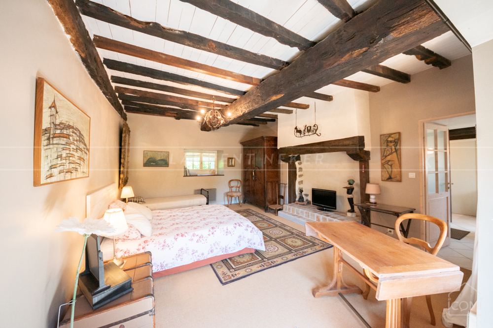 MAISON 258 M² - 4/5 CHAMBRES - PARC ARBORE 14250 M² - COUP DE COEUR ASSURE