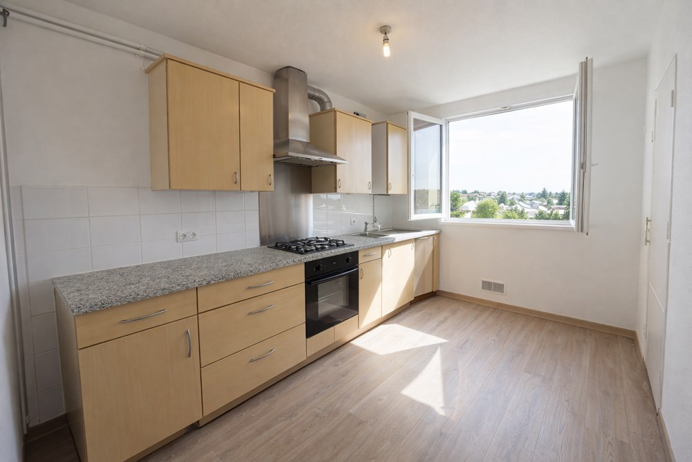 BREST - APPARTEMENT - 79 M2 - 4 PIECES photo 3