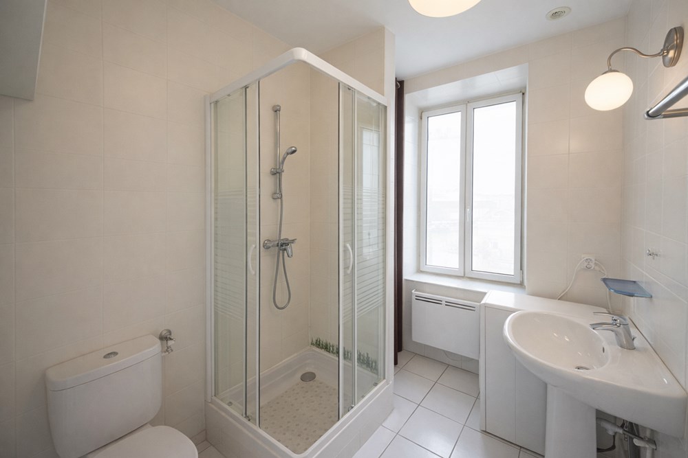 APPARTEMENT - 2 CHAMBRES - GRAND SEJOUR - AUCUN TRAVAUX - PROCHE MER - JARDIN PRIVATIF - CAVE photo 5