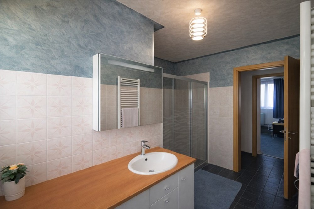 GOUESNOU - MAISON - 180 M2 - 9 PIECES photo 4