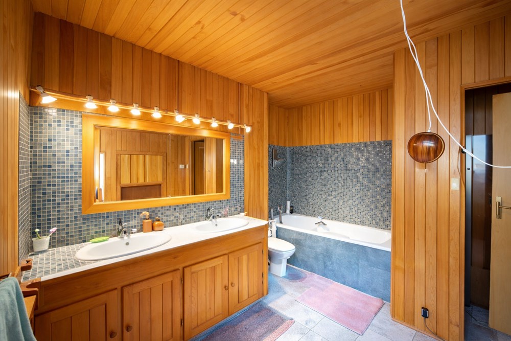 DAOULAS - MAISON - 242 M2 - 8 PIECES photo 5